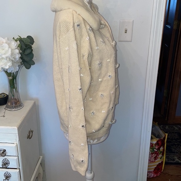 Vintage faux fur collar sweater - Picture 2 of 10